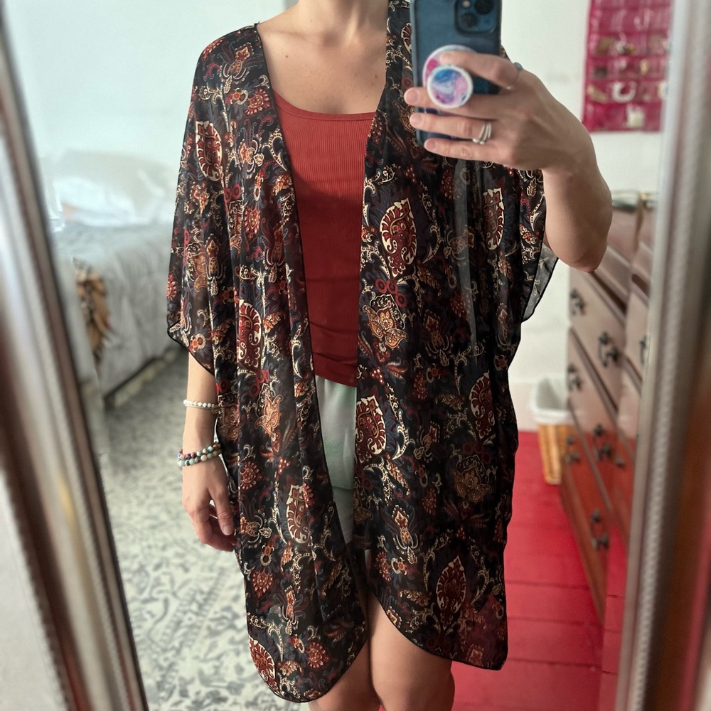 Patterned Sheath Kimono - Picture 2 of 2